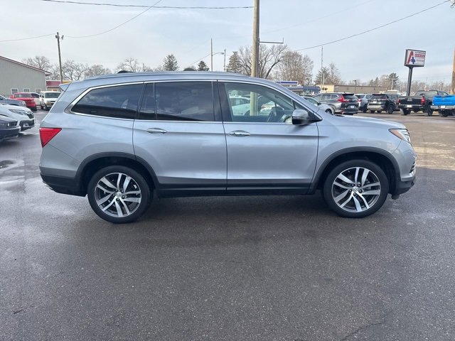 Used 2017 Honda Pilot Elite image 2