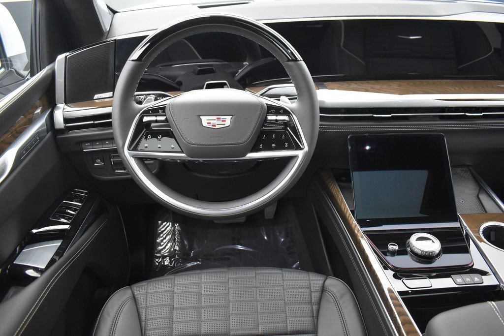 Certified 2026 Cadillac Escalade ESV Platinum Sport w/ LPO, ONYX Package AWD/4WD image 13