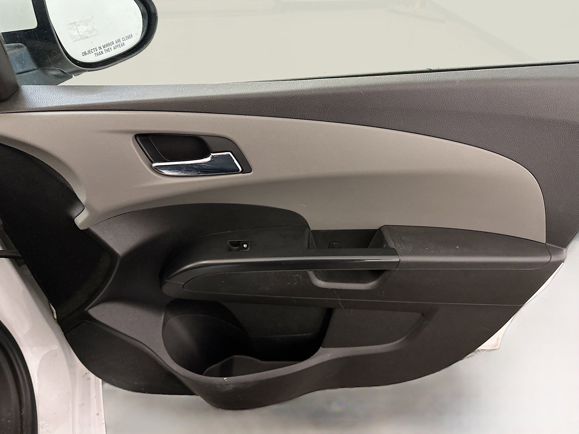 Used 2015 Chevrolet Sonic LTZ image 32