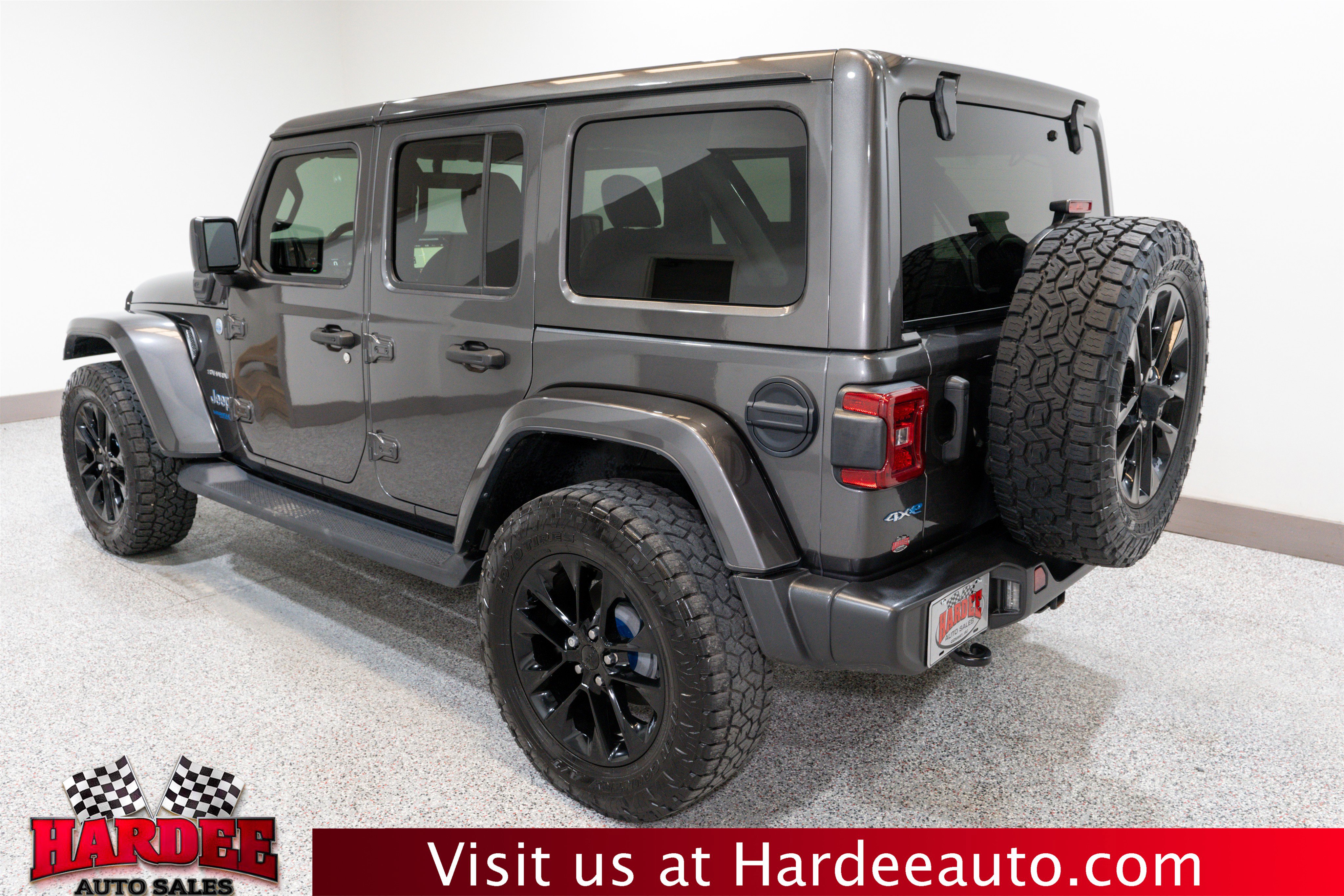 Used 2021 Jeep Wrangler Unlimited Sahara w/ Cold Weather Group image 3