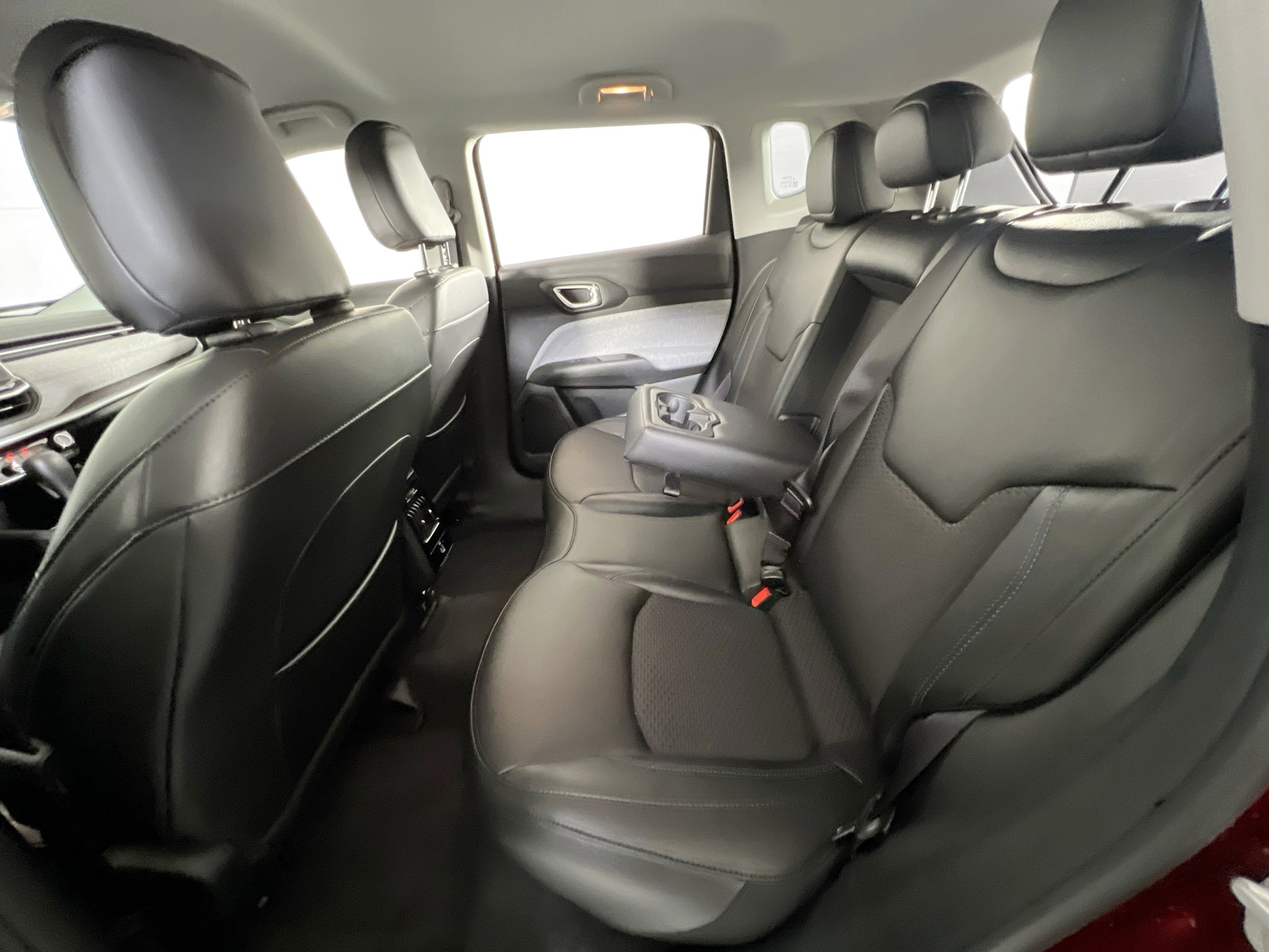 Used 2022 Jeep Compass Latitude w/ Convenience Group AWD/4WD image 23