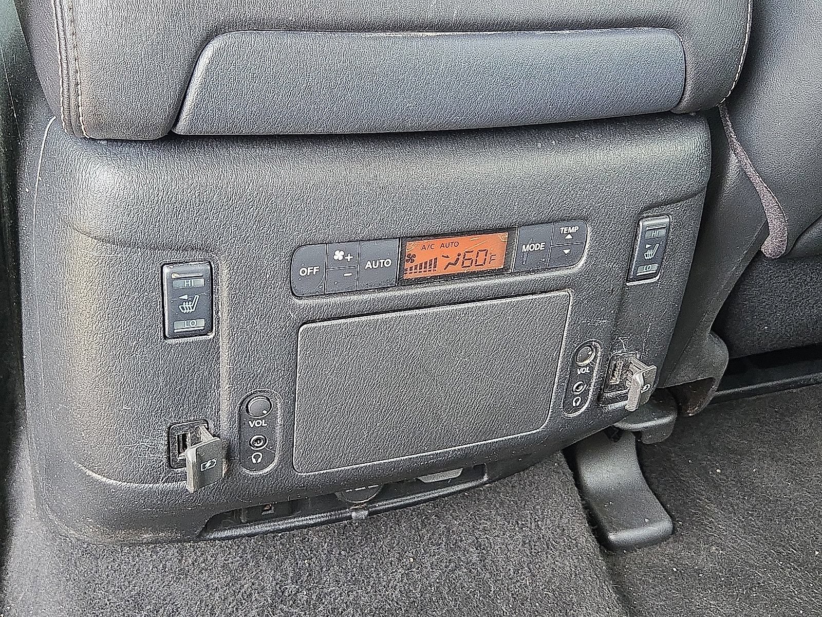 Used 2019 Nissan Armada Platinum w/ Captain's Chairs Package RWD image 18