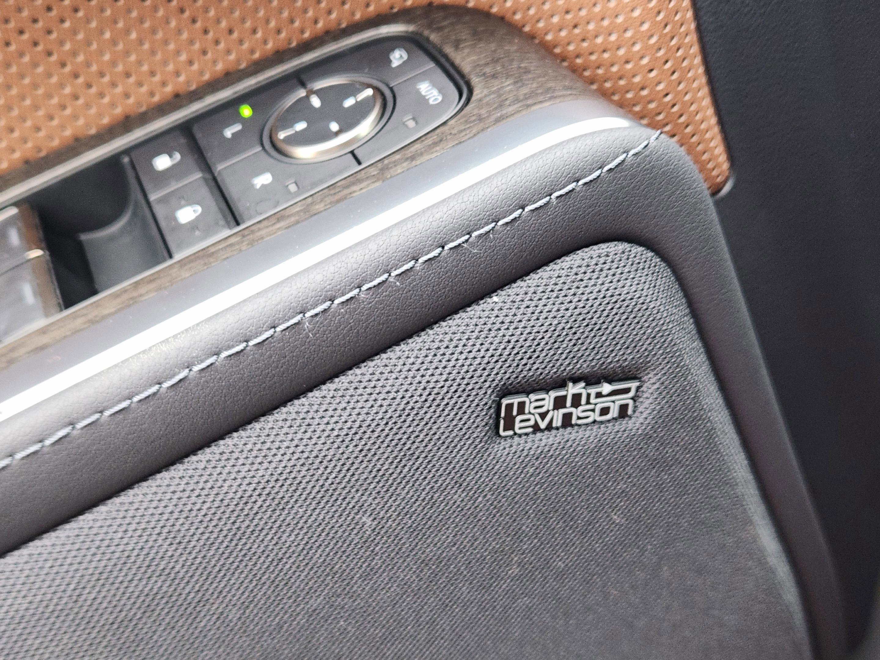 Used 2025 Lexus GX 550 w/ Accessory Package (Z1) AWD/4WD image 18