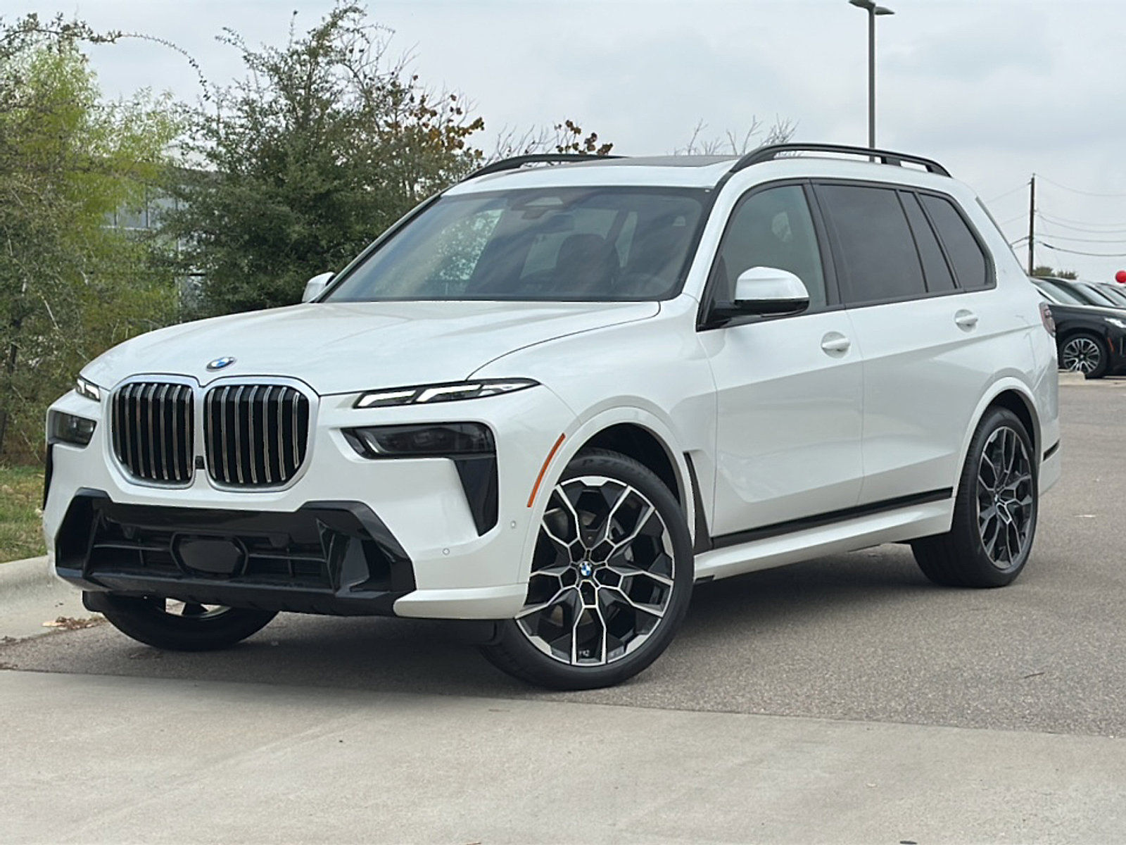 New 2026 BMW X7 xDrive40i w/ M Sport Package image 2