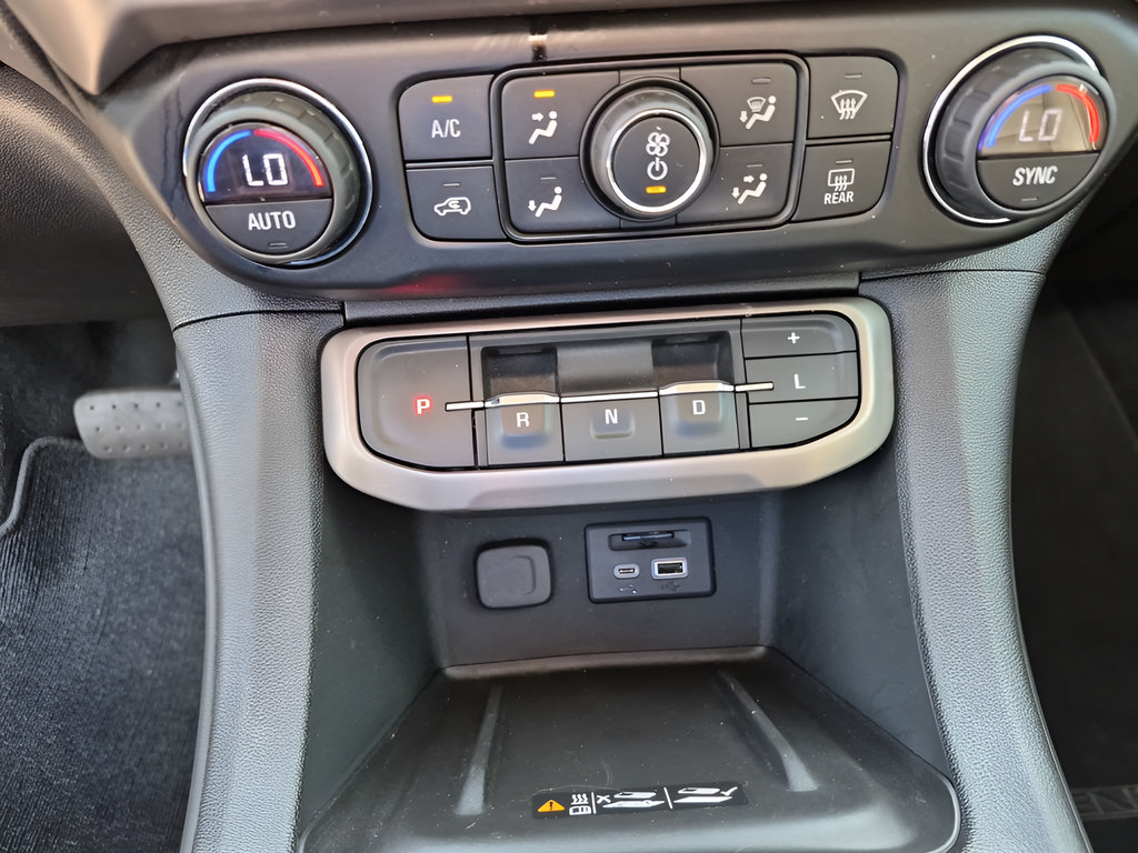 Used 2021 GMC Acadia Denali w/ Denali Technology Package FWD image 33