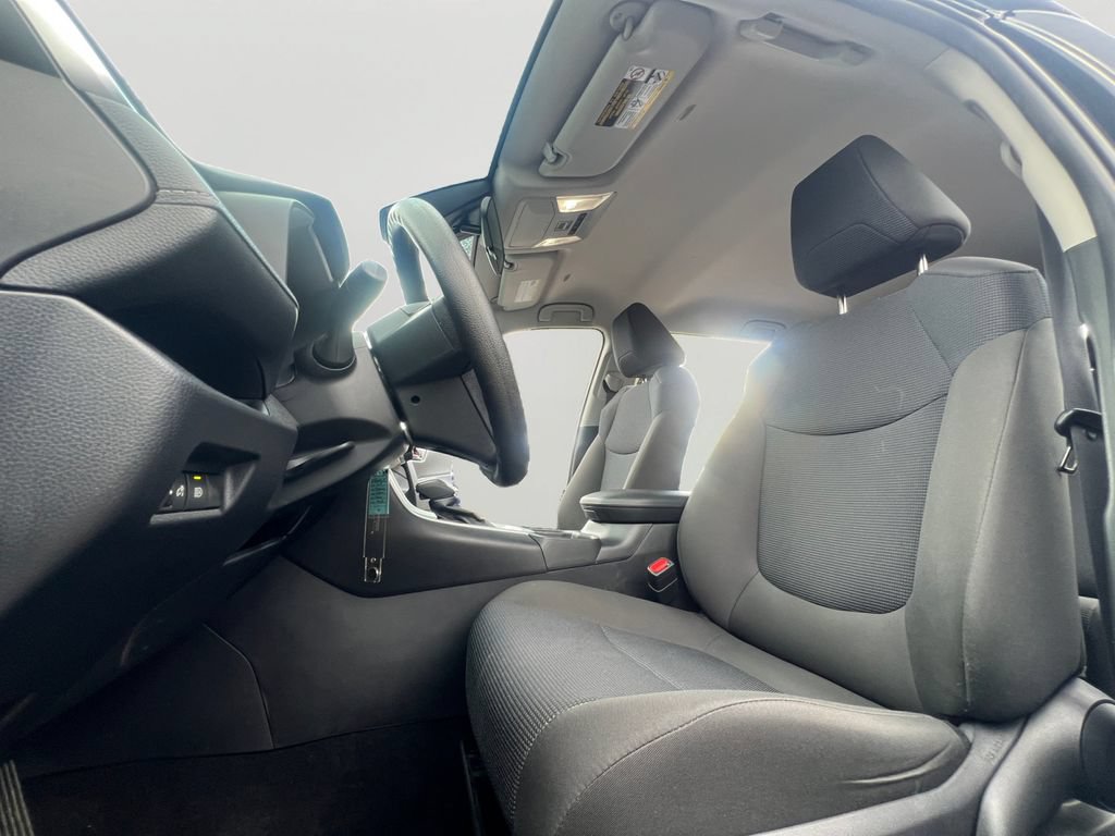 Used 2025 Toyota RAV4 LE AWD/4WD image 22