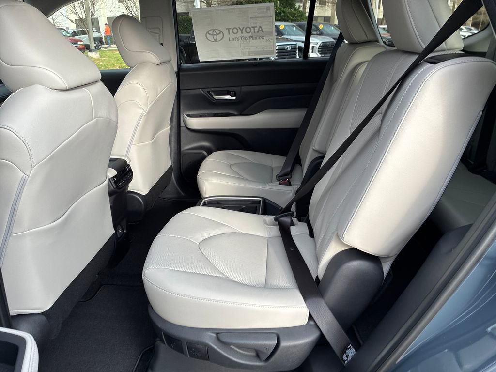New 2026 Toyota Grand Highlander Limited image 16