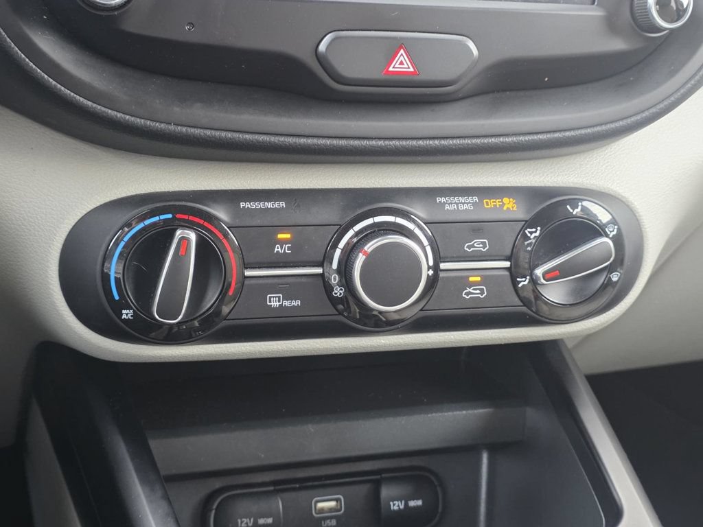 Used 2023 Kia Soul LX w/ LX Technology Package FWD image 15