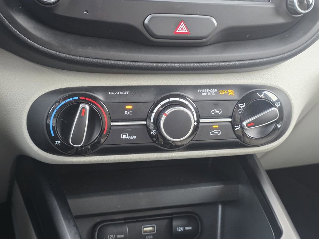 Used 2023 Kia Soul LX w/ LX Technology Package image 15