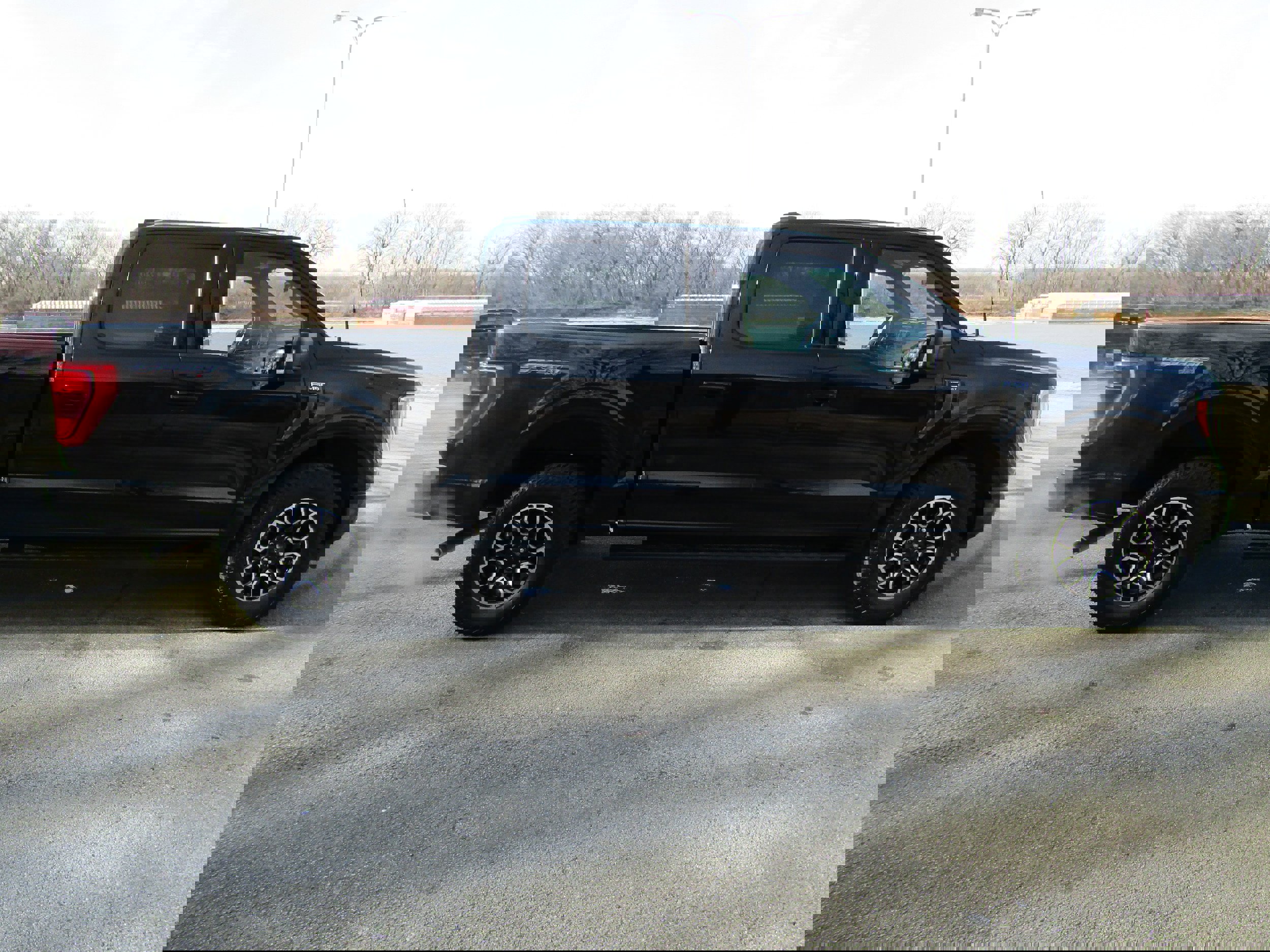 Certified 2022 Ford F150 XLT w/ Equipment Group 302A High image 5