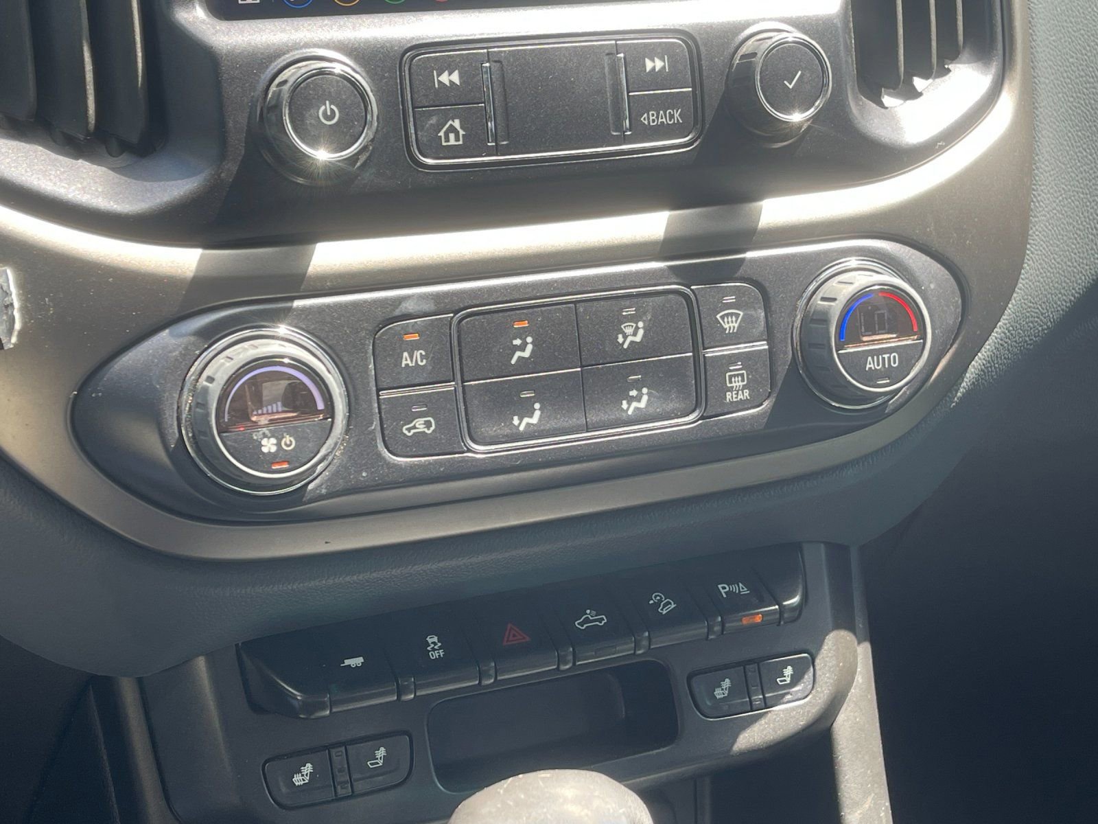 Used 2022 Chevrolet Colorado Z71 AWD/4WD image 21