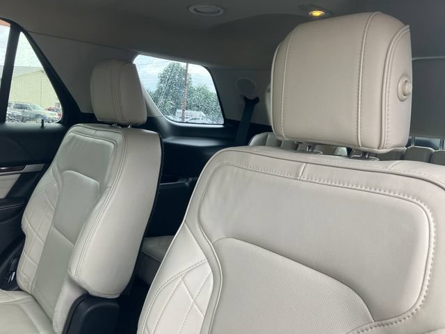 Used 2016 Ford Explorer Platinum AWD/4WD image 9