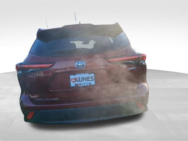 Used 2021 Toyota Highlander XLE image 9
