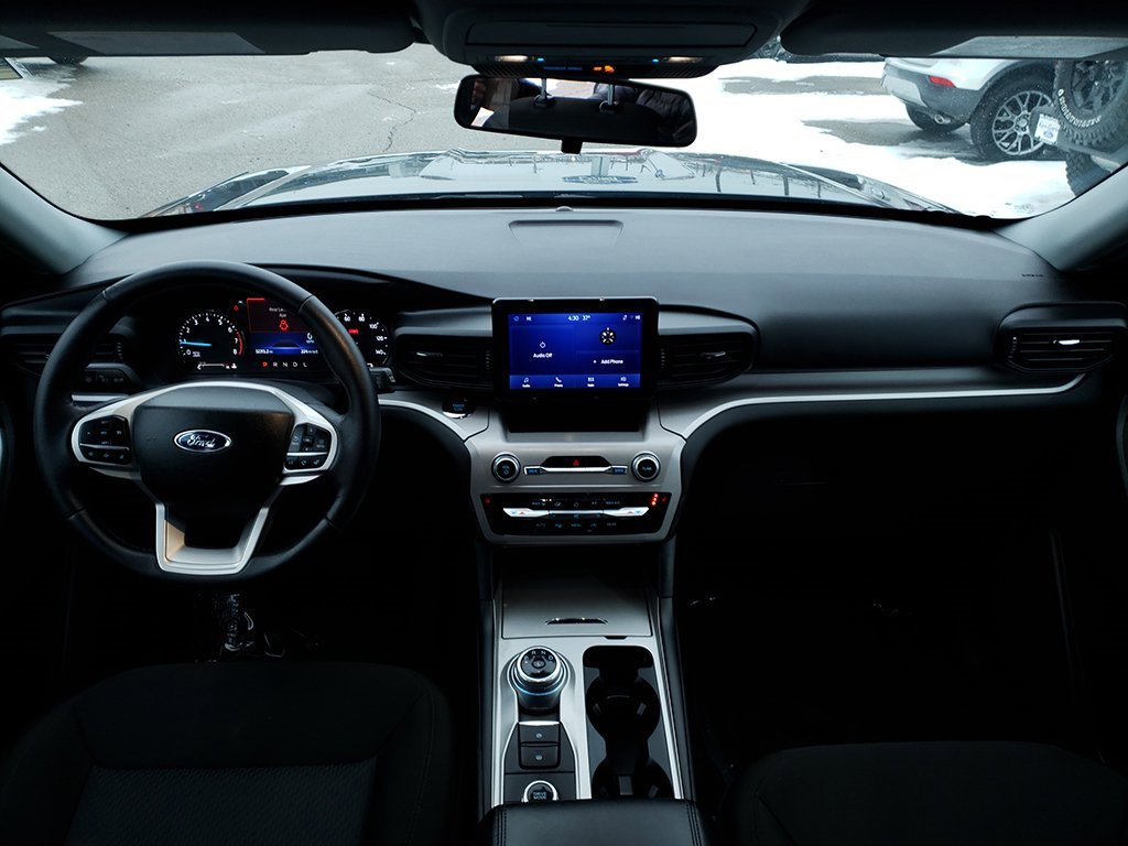 Used 2023 Ford Explorer XLT image 13