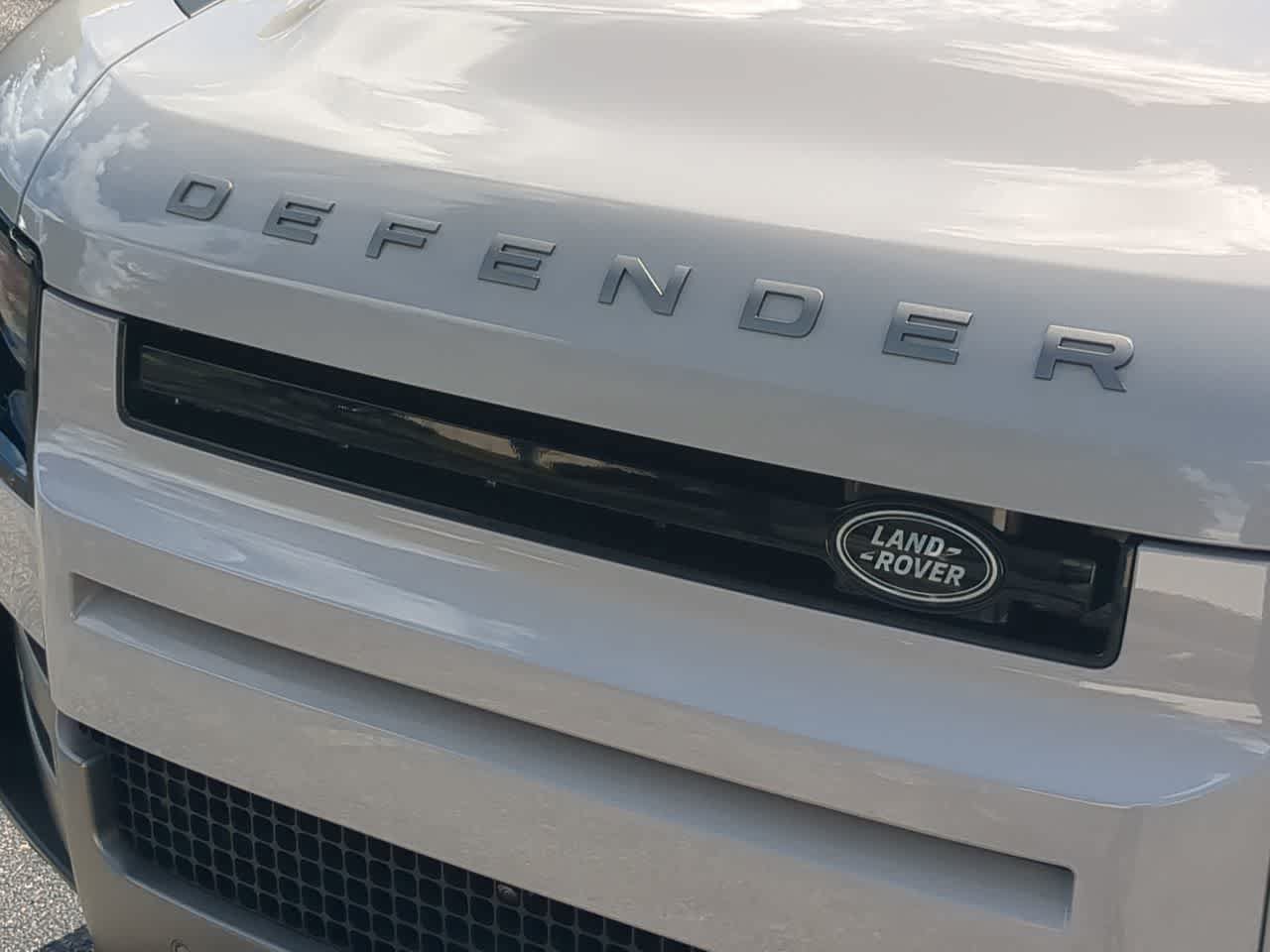 New 2026 Land Rover Defender 110 S AWD/4WD image 13