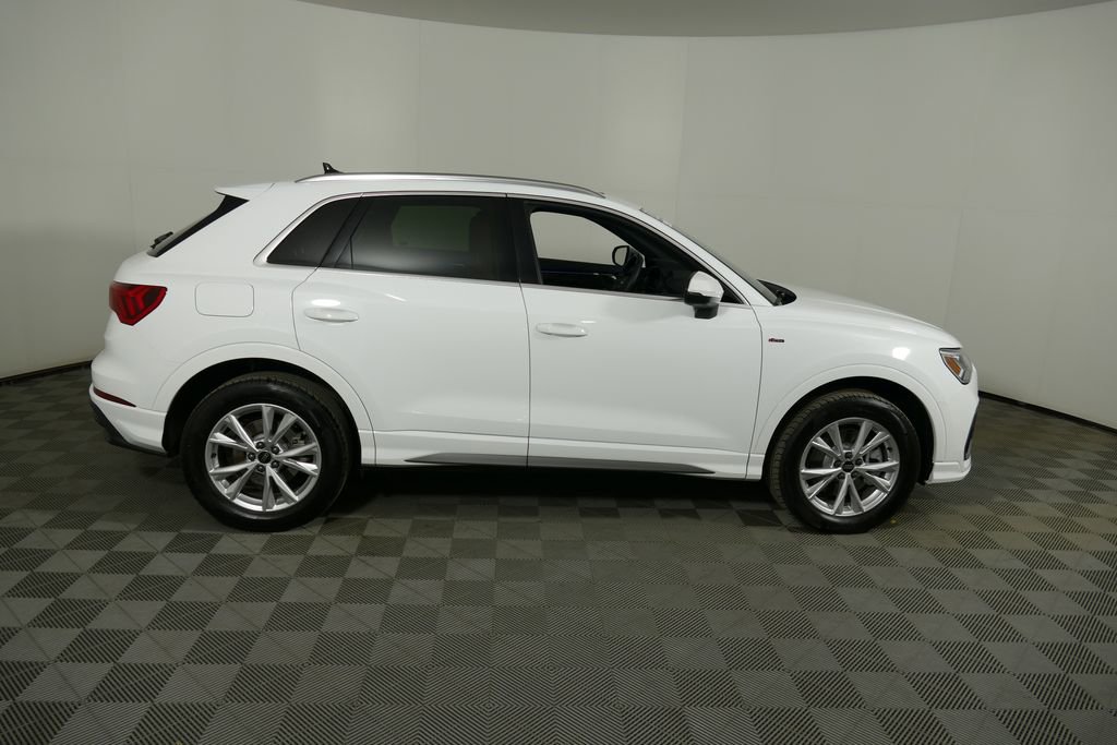 Certified 2025 Audi Q3 2.0T Premium Plus w/ Premium Plus Package AWD/4WD image 32