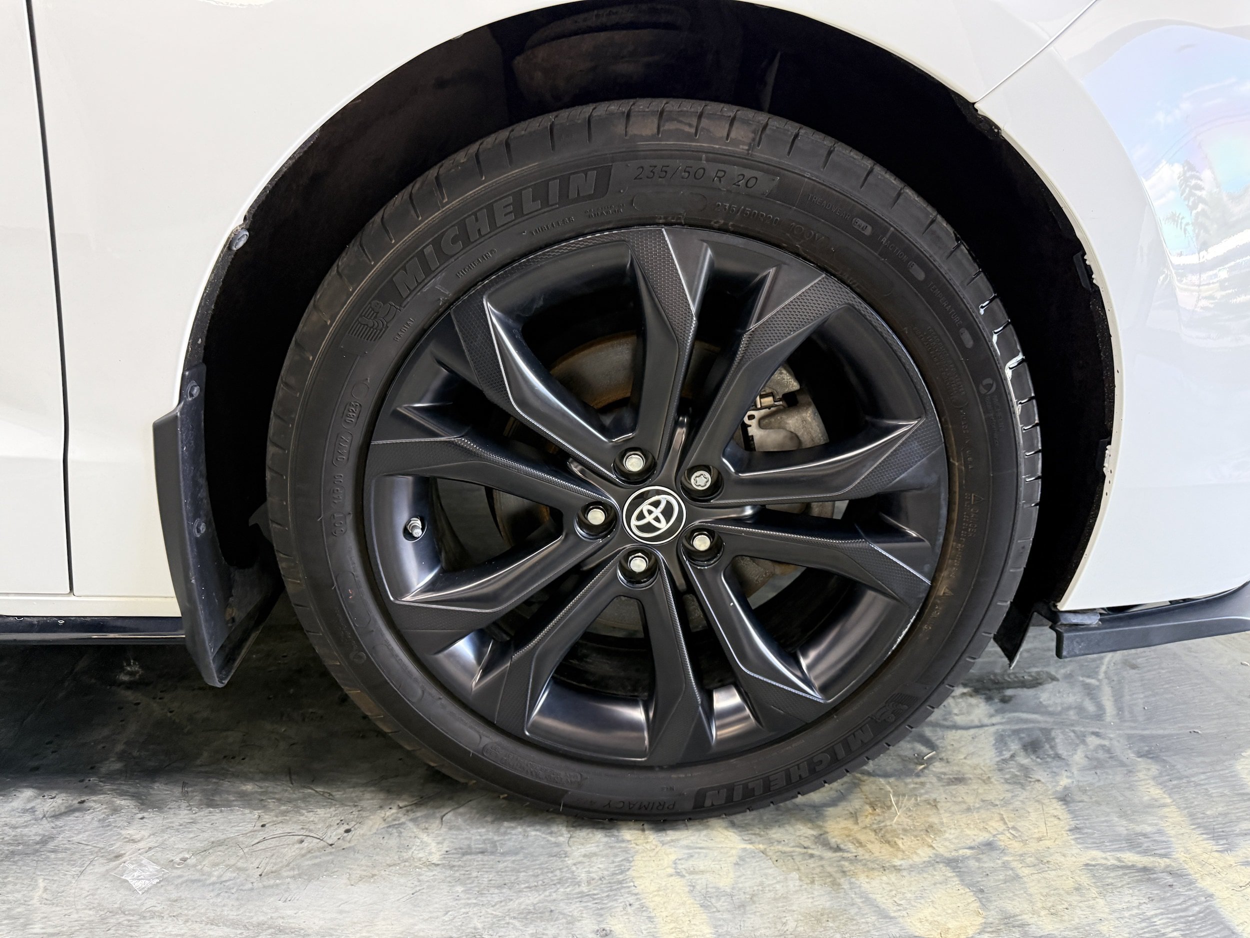 Used 2023 Toyota Sienna XLE FWD image 31