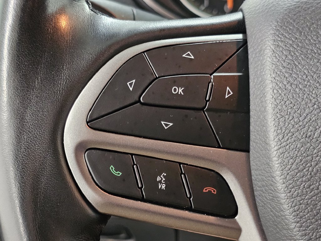 Used 2020 Jeep Cherokee Limited AWD/4WD image 34