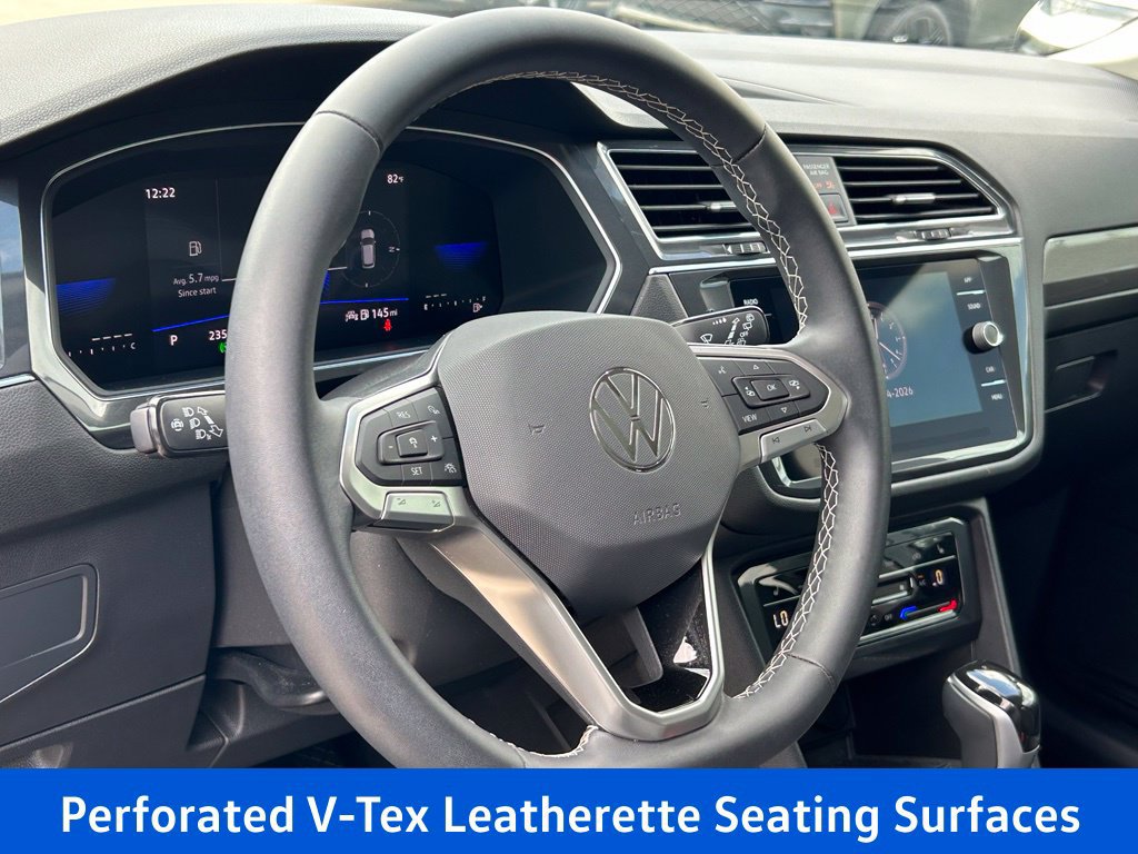 Certified 2023 Volkswagen Tiguan SE w/ Panoramic Sunroof Package FWD image 19