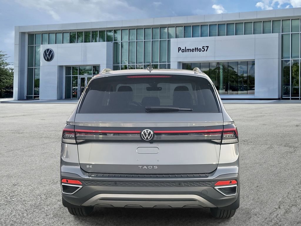 Used 2025 Volkswagen Taos SE w/ Panoramic Sunroof Package image 5