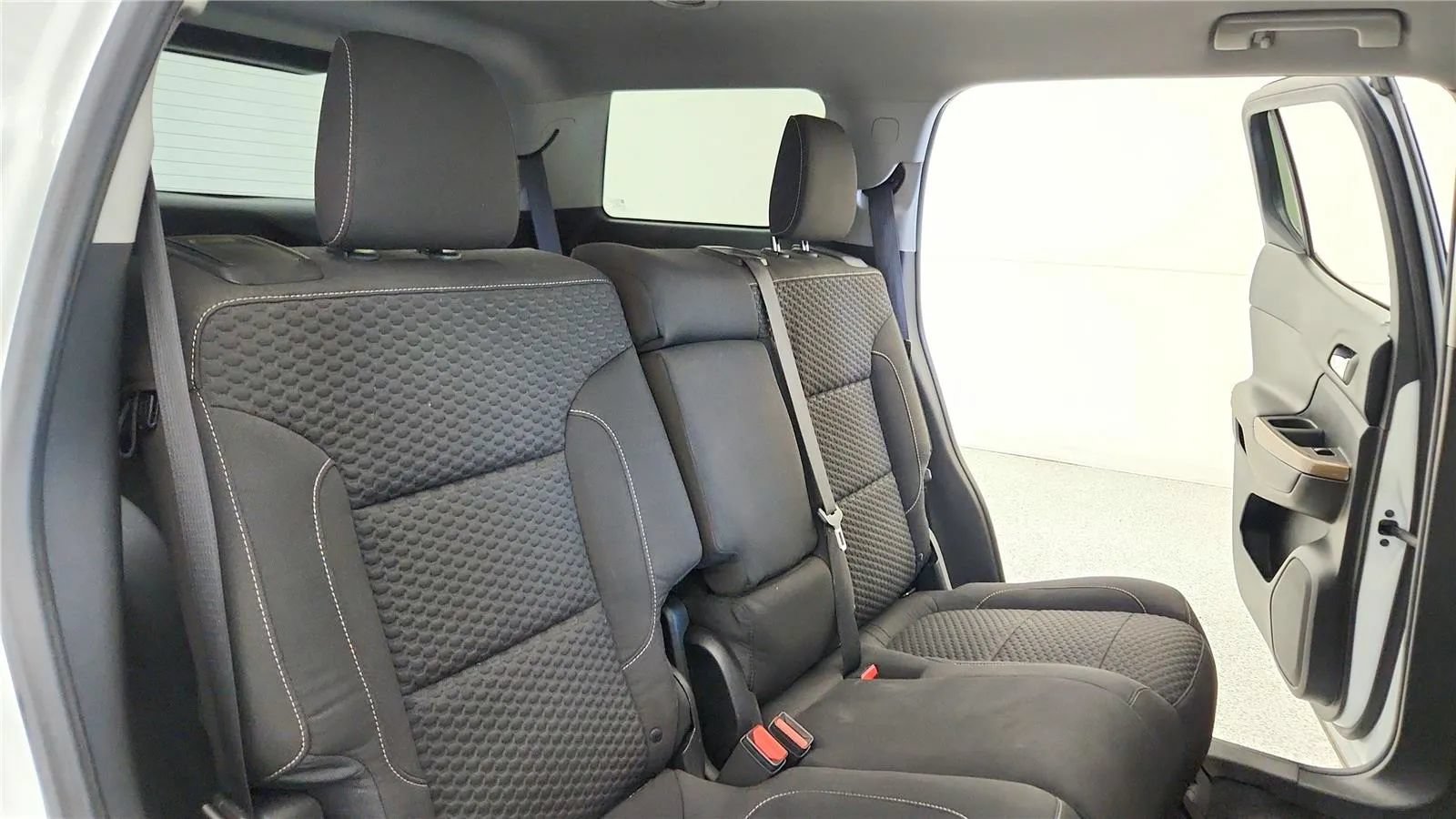 Used 2017 GMC Acadia SLE FWD image 39