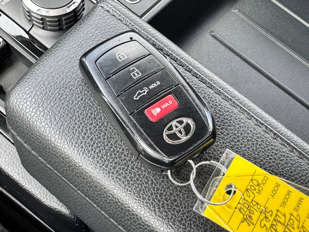 Used 2022 Toyota Tundra SR5 AWD/4WD image 31