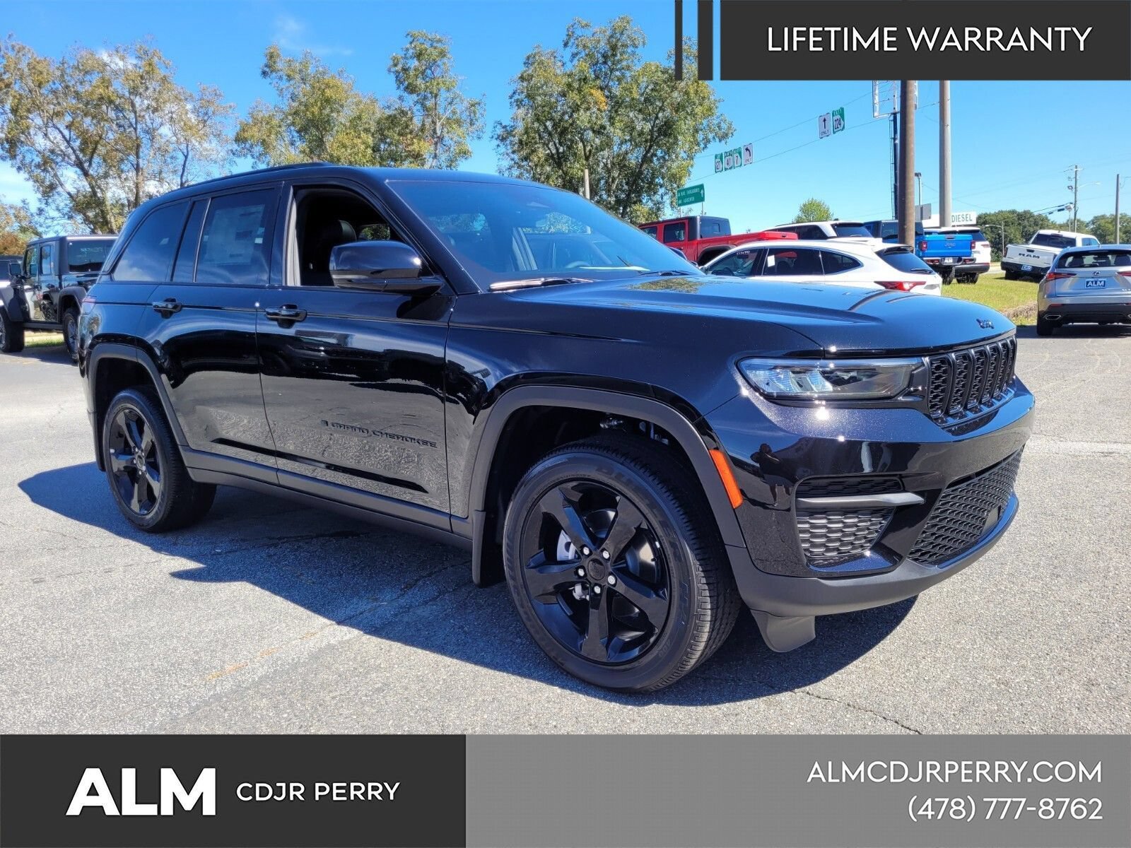 New 2025 Jeep Grand Cherokee Altitude AWD/4WD image 19