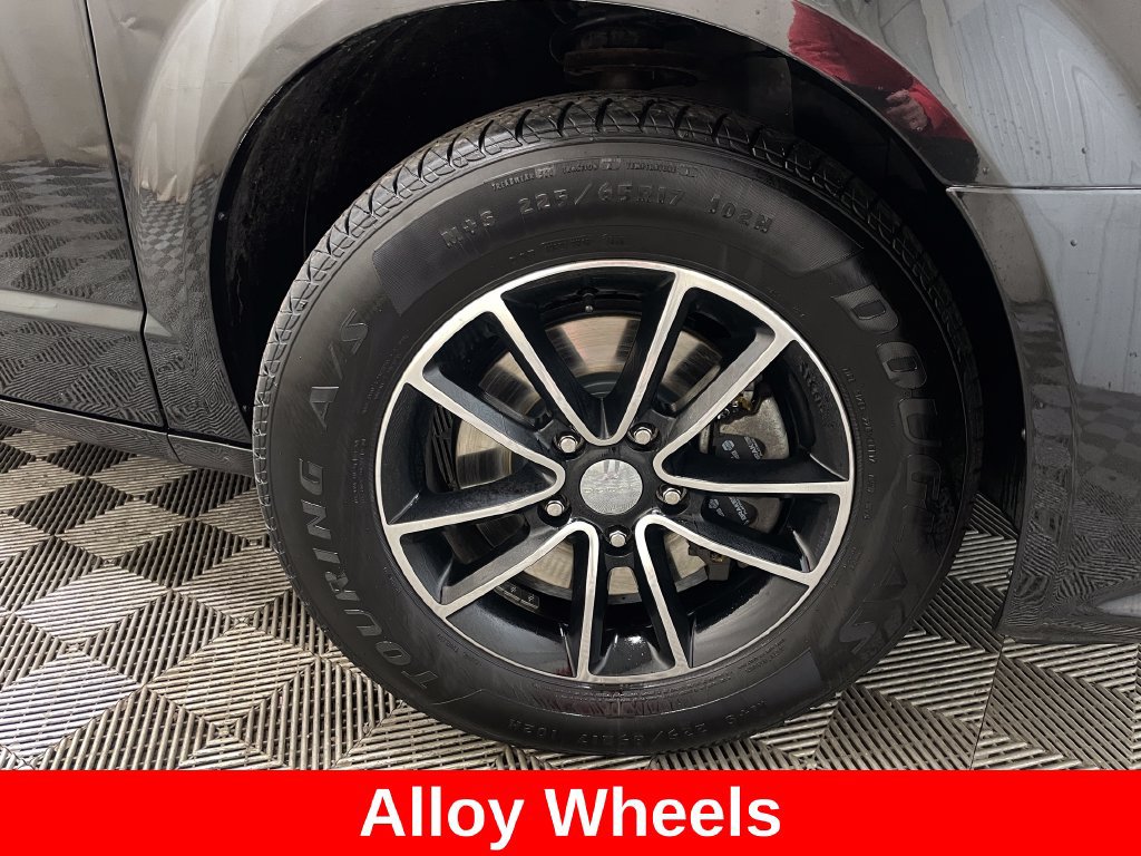 Used 2018 Dodge Grand Caravan SE FWD image 46