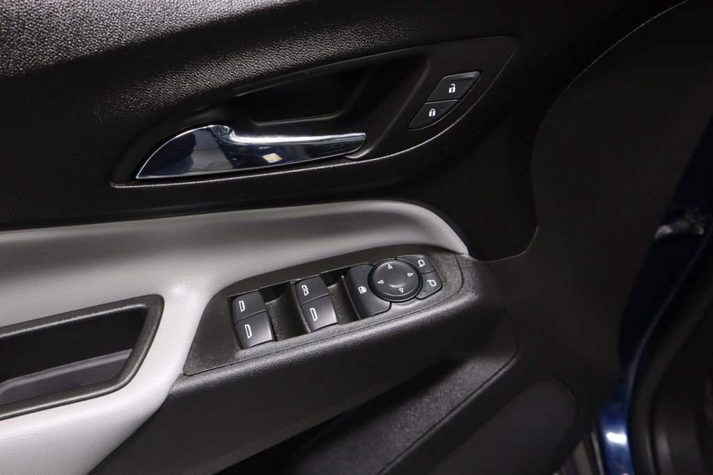Used 2022 Chevrolet Equinox LS image 21