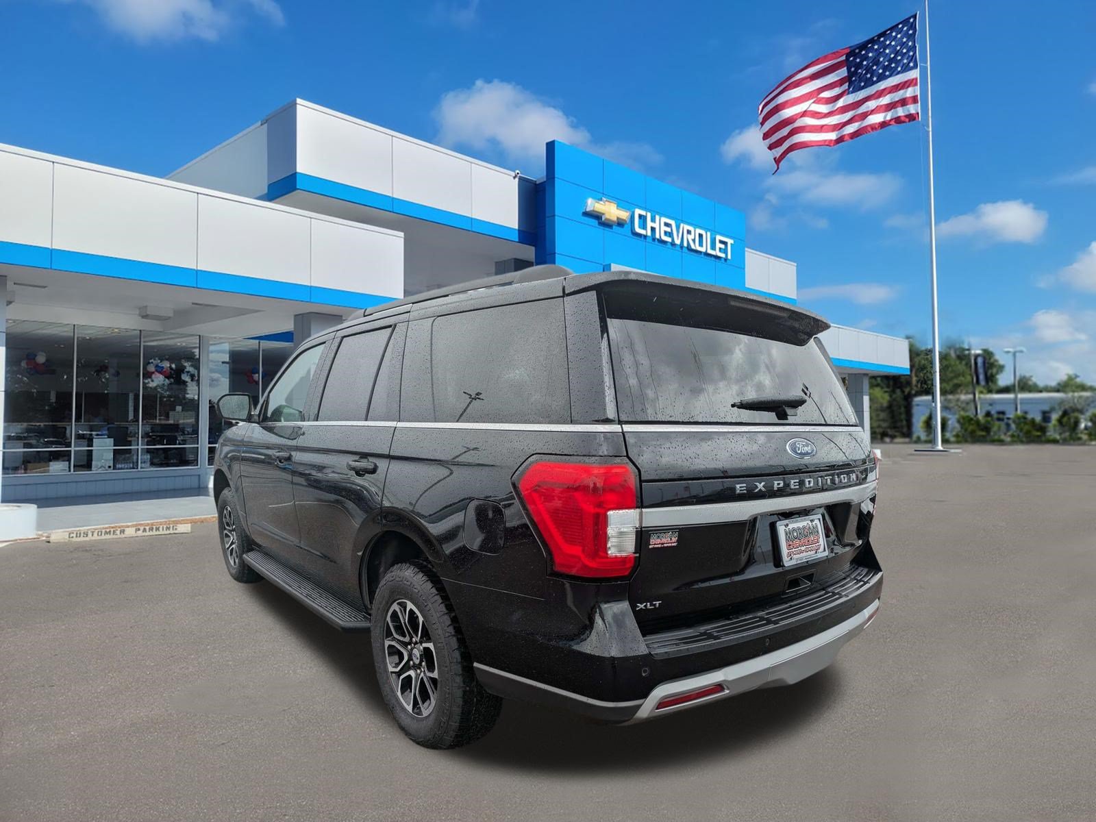 Used 2024 Ford Expedition XLT AWD/4WD image 5