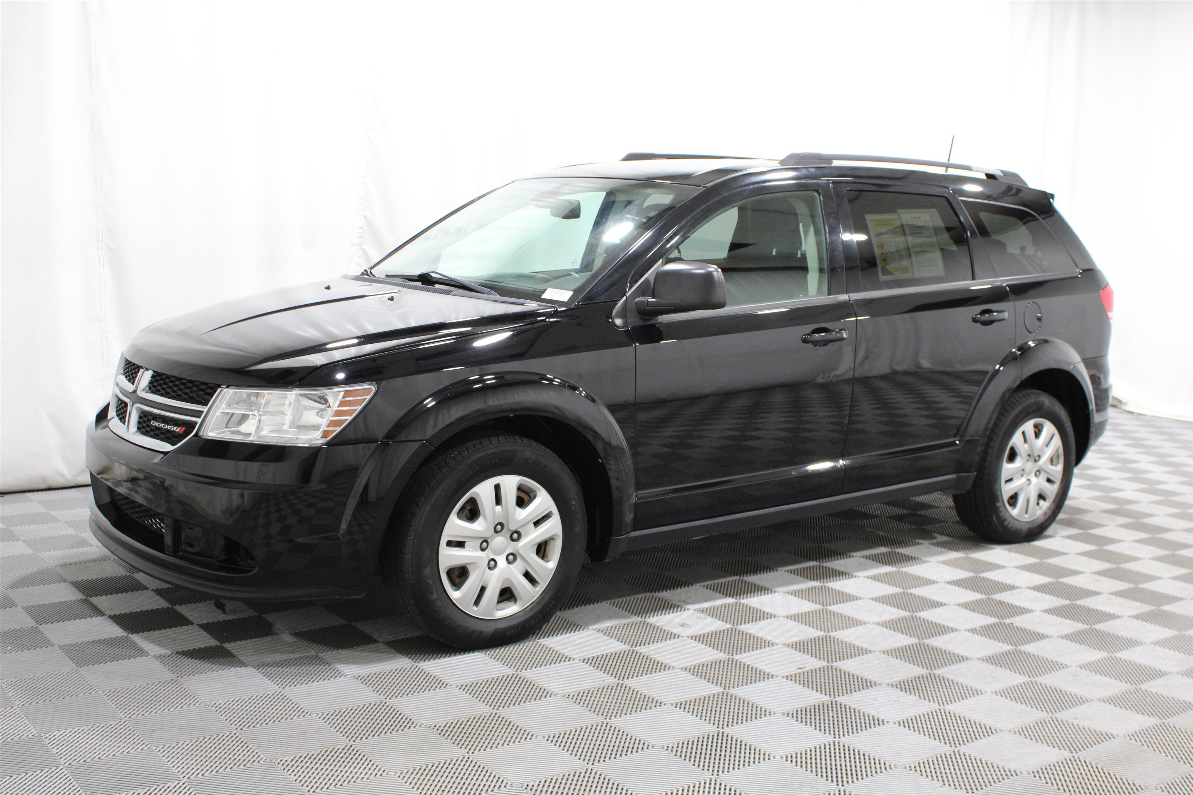 Used 2020 Dodge Journey SE w/ SE Popular Equipment Group FWD image 33