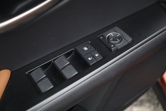 Used 2019 Lexus UX 200 FWD image 11
