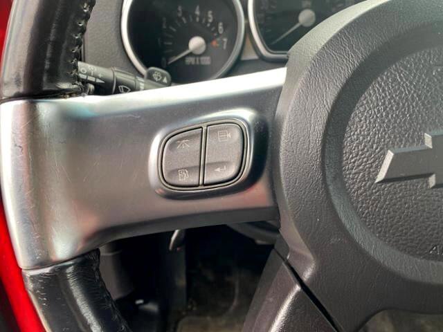 Used 2005 Chevrolet SSR w/ Preferred Equipment Group image 12