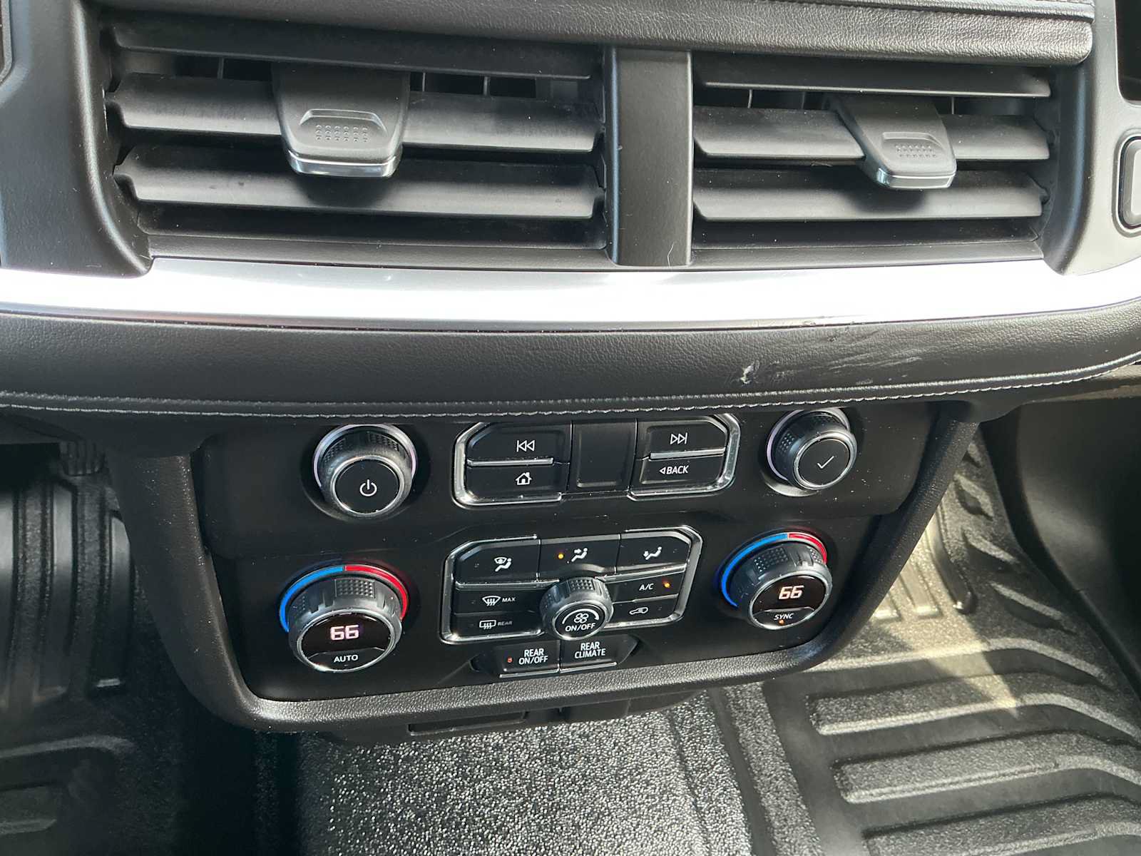Used 2021 Chevrolet Tahoe 4WD image 14