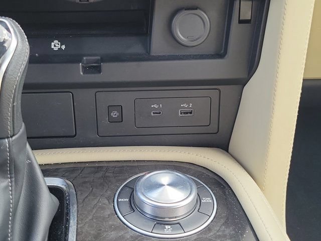 Used 2024 INFINITI QX80 Sensory AWD/4WD image 32