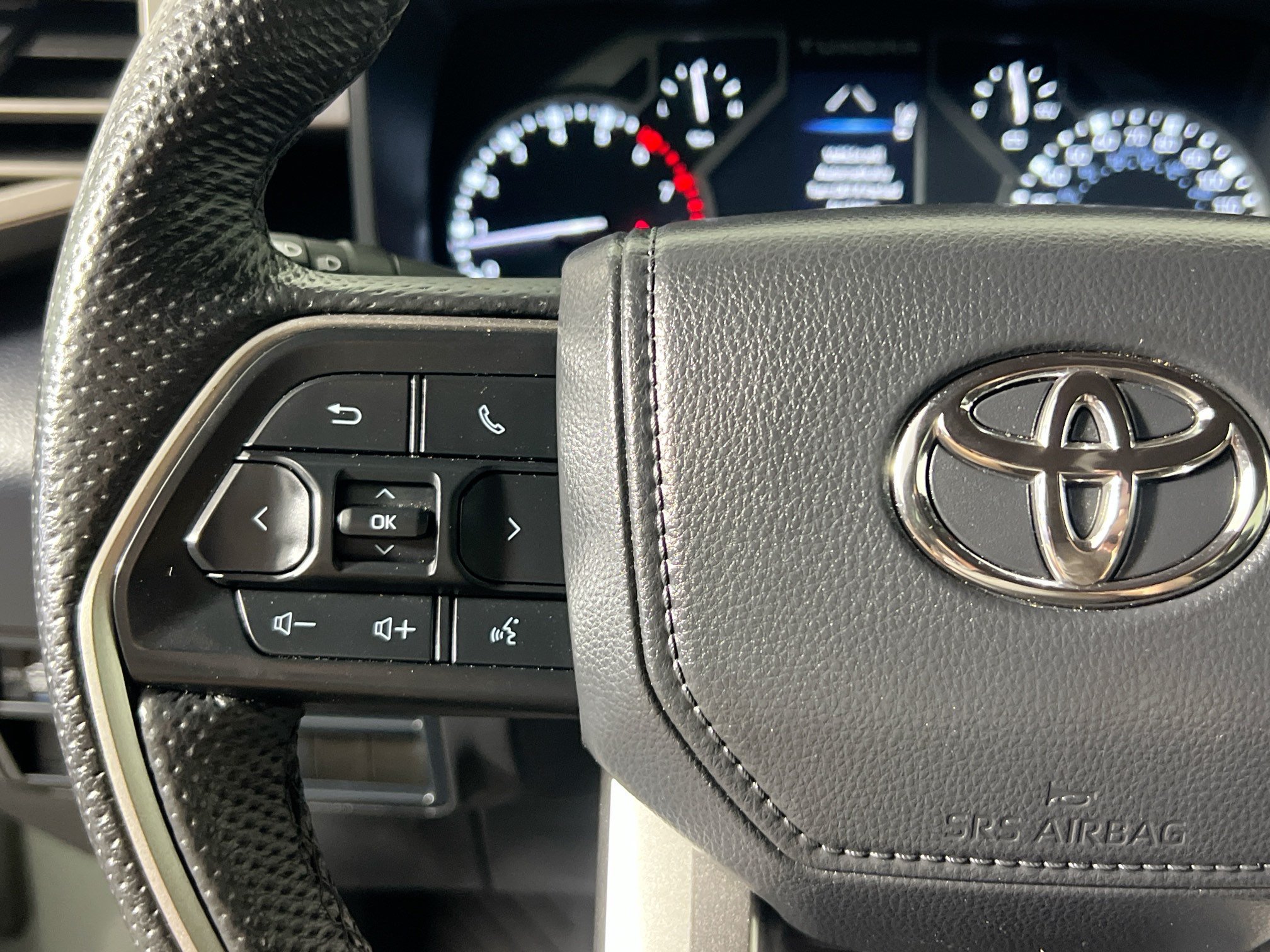 Used 2026 Toyota Tundra SR5 w/ SR5 Premium Package AWD/4WD image 18