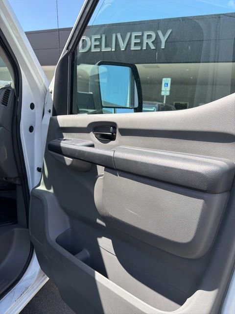 Used 2018 Nissan NV 3500 SV RWD image 22