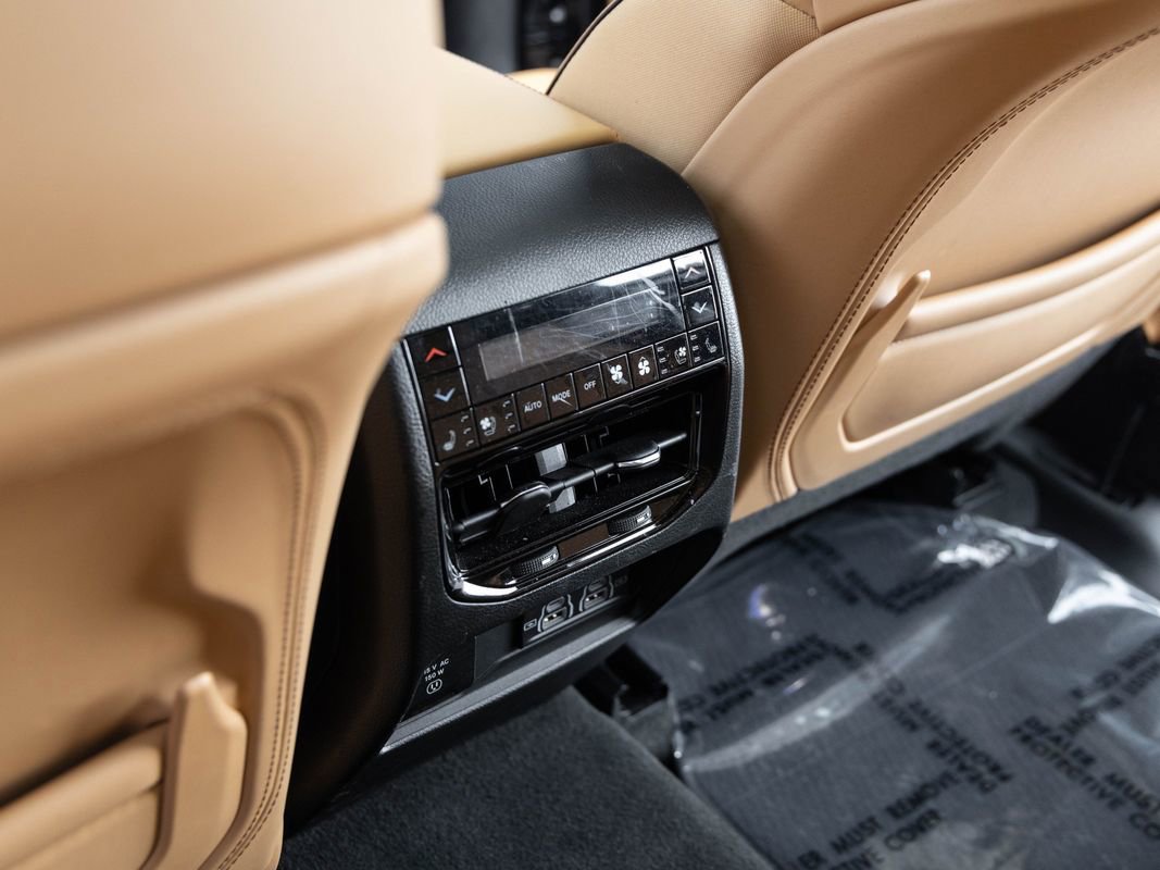 Used 2023 Jeep Grand Cherokee Summit image 17