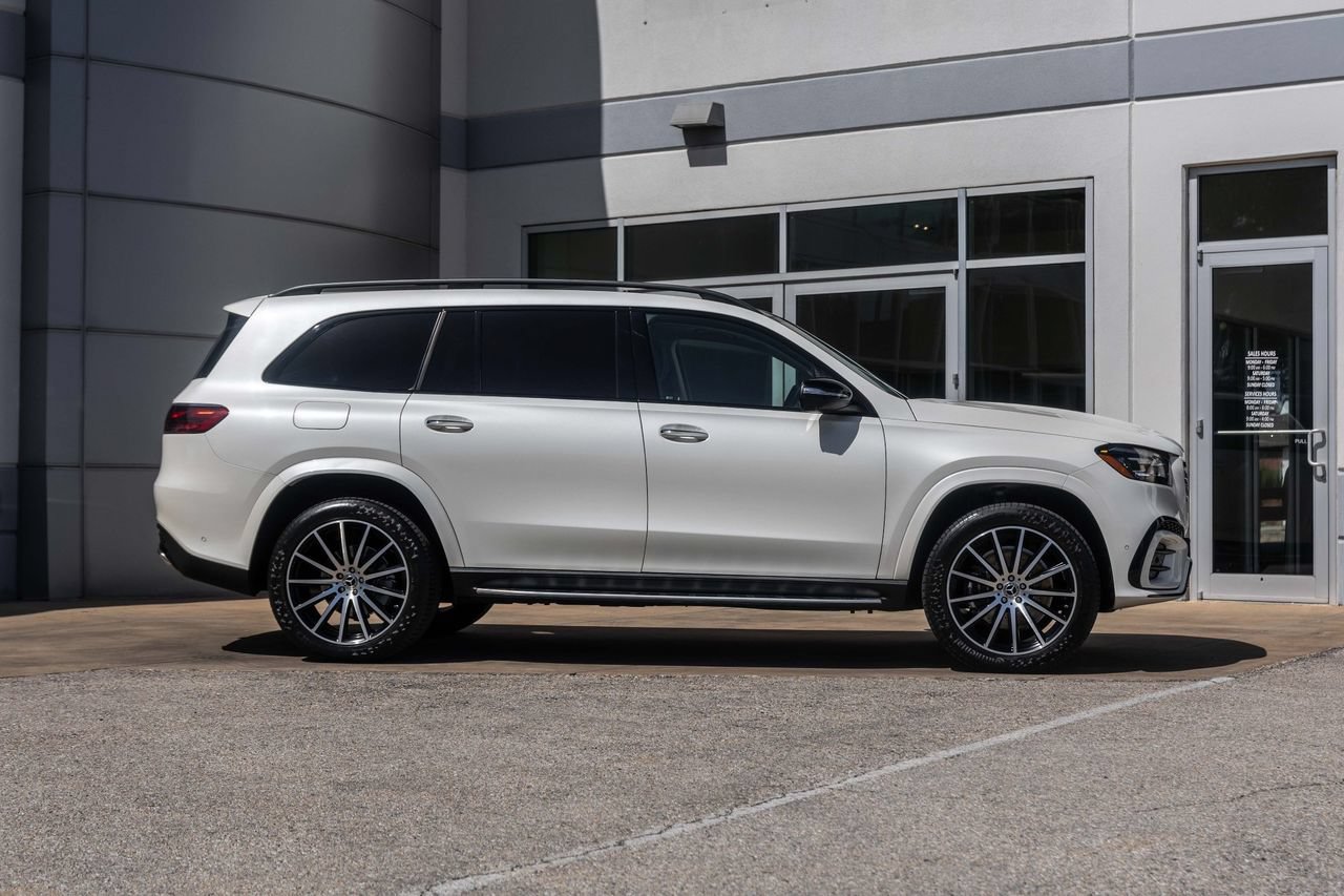 Used 2024 Mercedes-Benz GLS 580 4MATIC image 6