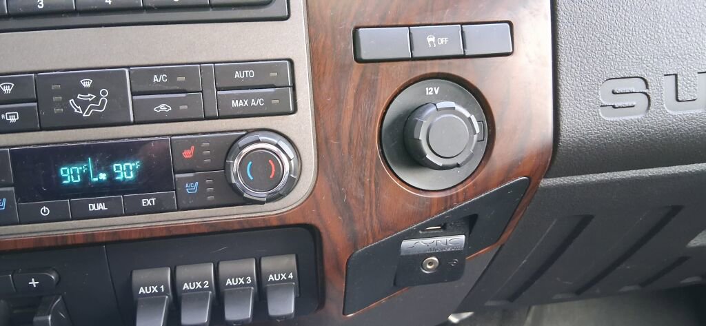 Used 2012 Ford F350 Lariat w/ Chrome Pkg image 31