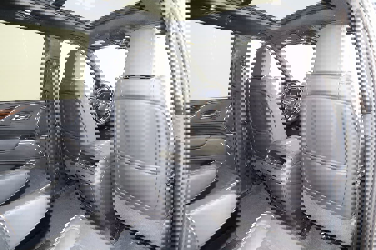 Used 2022 Cadillac Escalade ESV Premium Luxury image 17