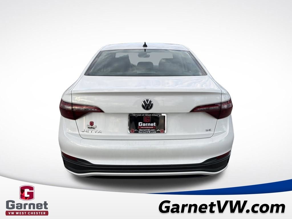 Certified 2023 Volkswagen Jetta SE image 4
