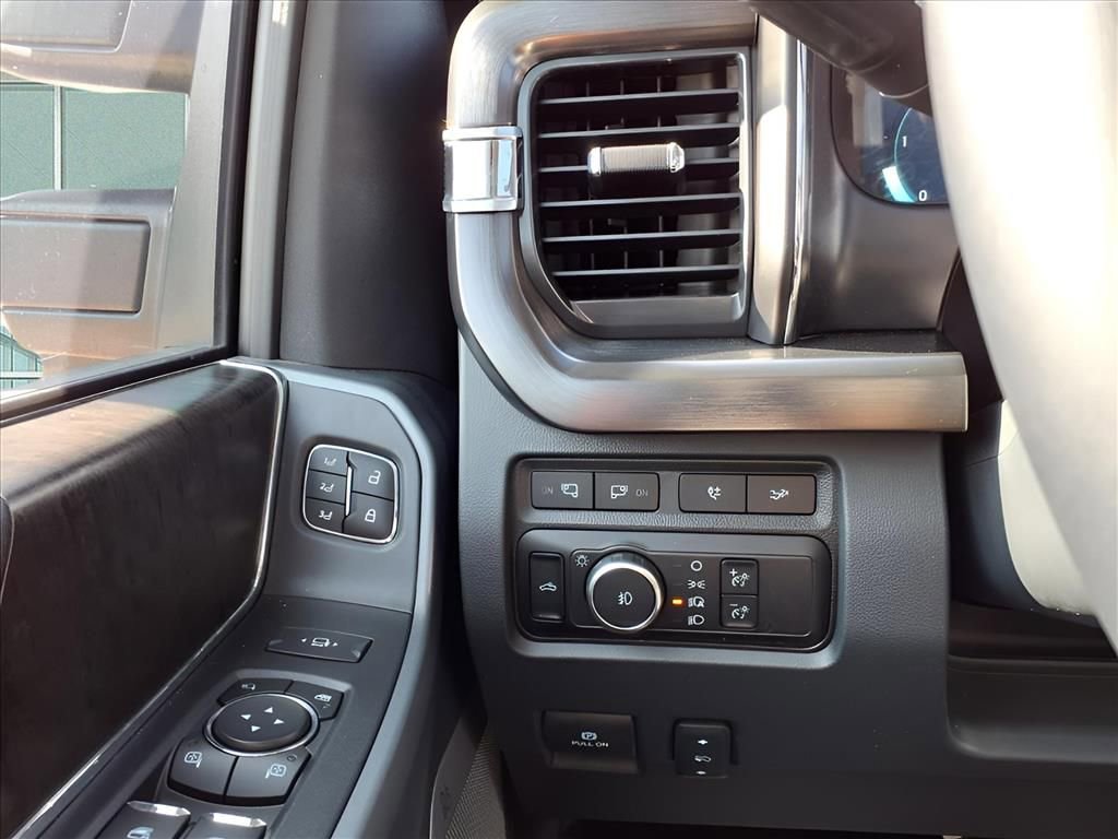 Used 2024 Ford F350 Lariat w/ Lariat Ultimate Package image 13