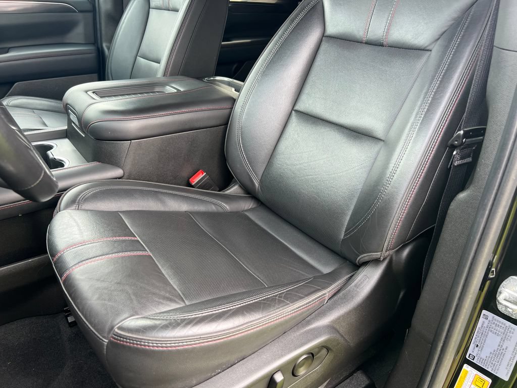 Used 2021 Chevrolet Tahoe RST w/ Luxury Package AWD/4WD image 11