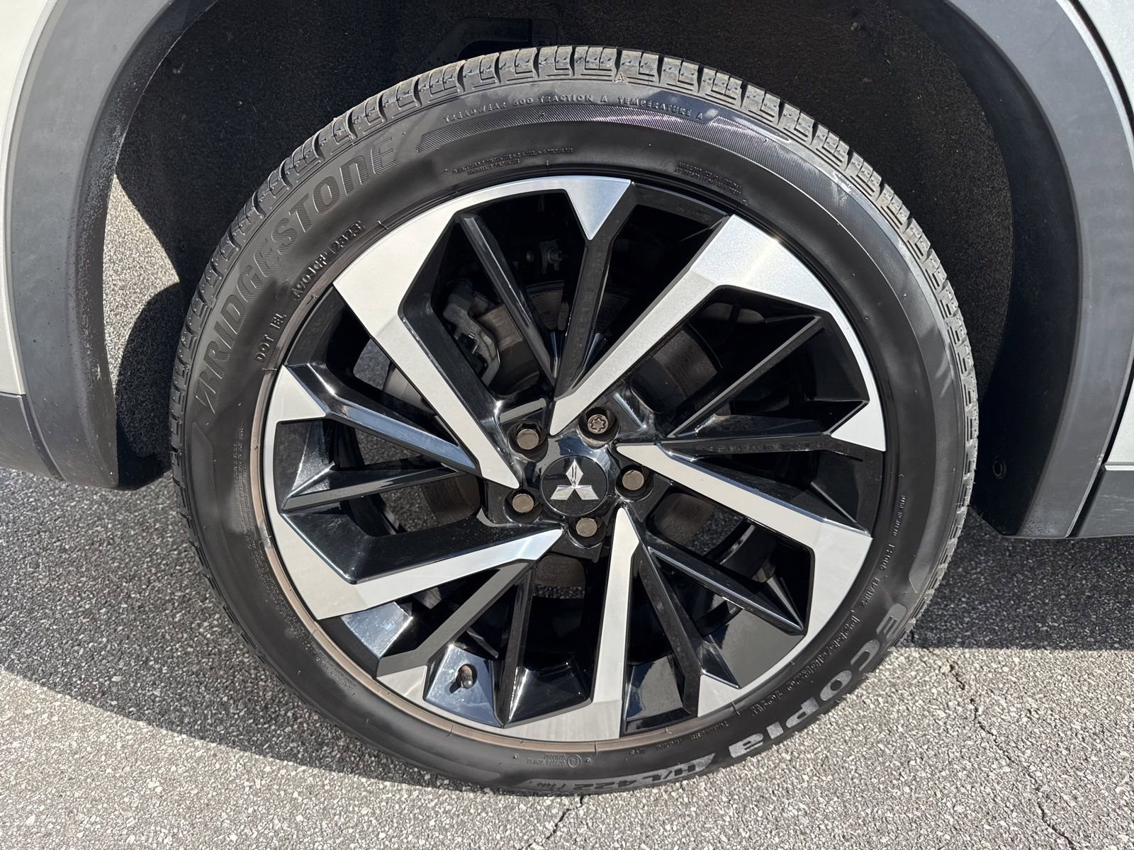 Used 2024 Mitsubishi Outlander SE Black Edition image 9