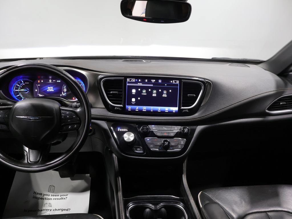 Used 2021 Chrysler Pacifica Limited w/ Uconnect Theater Family Group FWD image 17