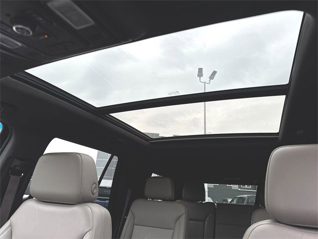 Used 2021 Chevrolet Tahoe LT w/ LT Signature Package image 18