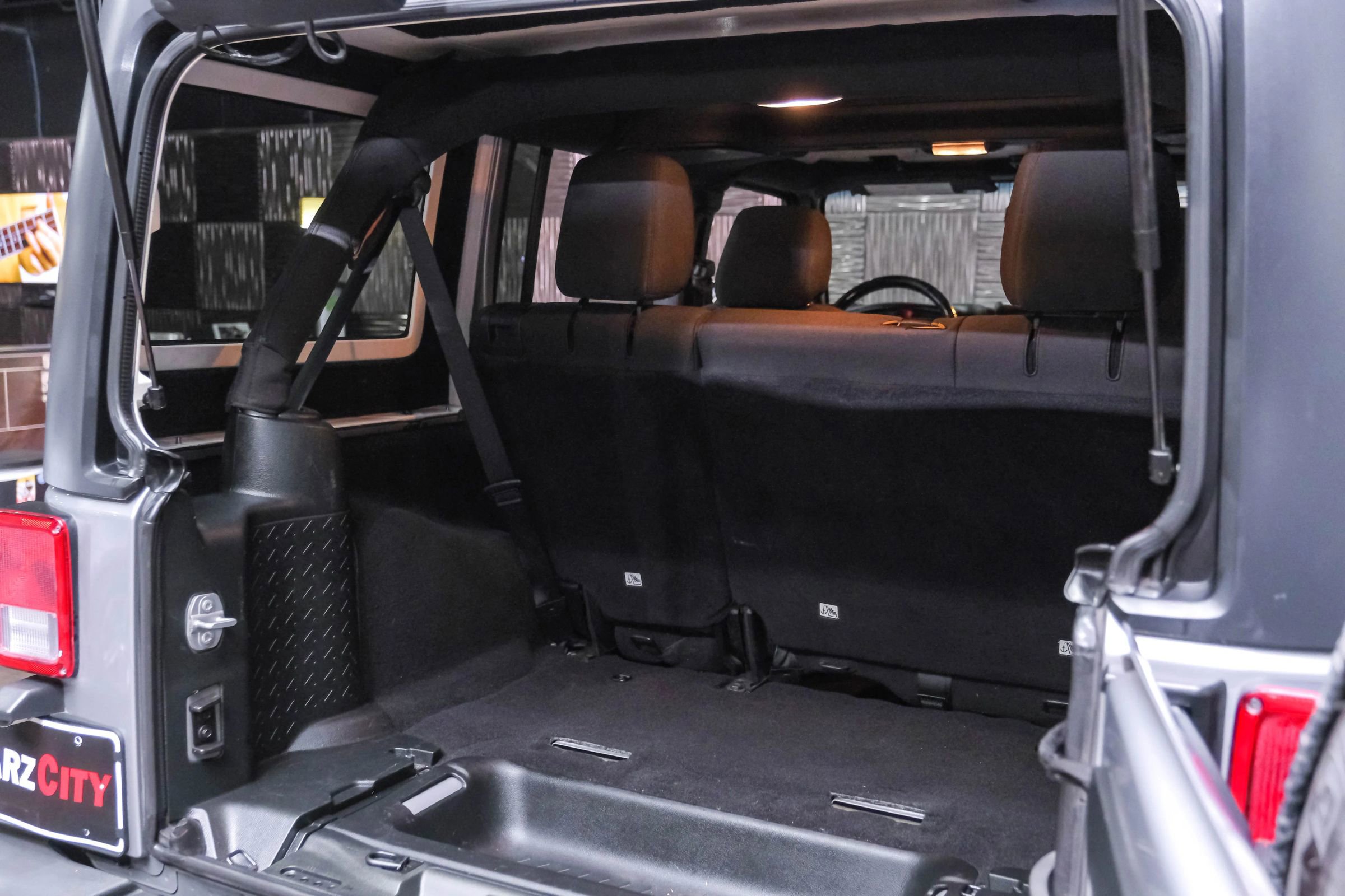 Used 2018 Jeep Wrangler Unlimited Sport S image 46