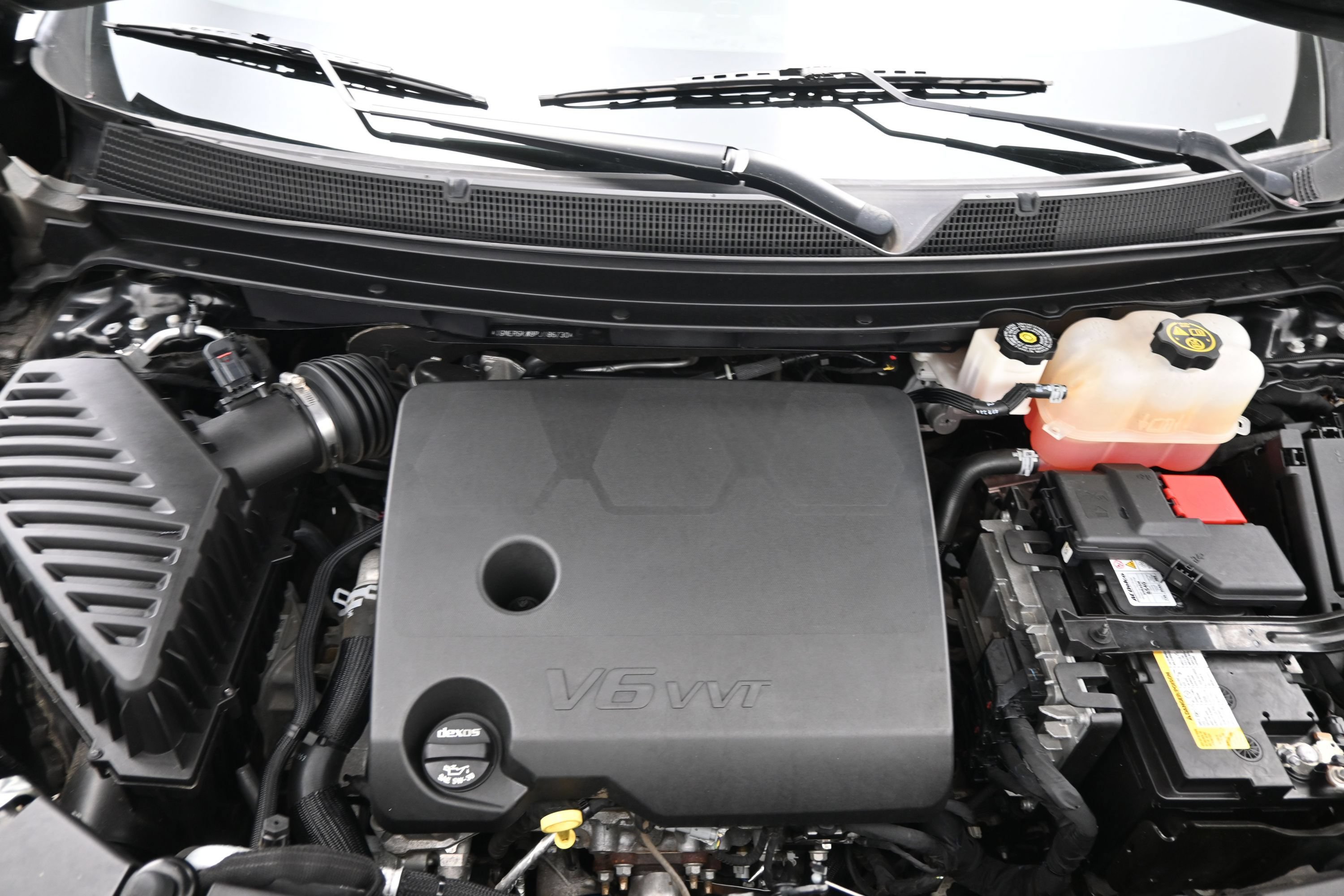 Used 2023 Chevrolet Traverse LT FWD image 27