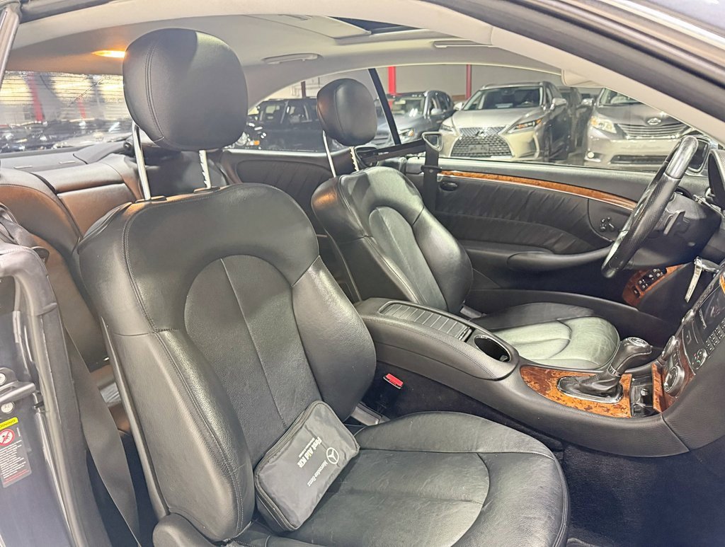 Used 2009 Mercedes-Benz CLK 350 Coupe image 33